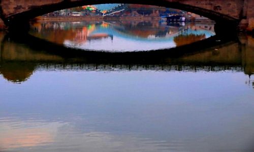 GRUZJA / Tbilisi / Most na rzece Mtkvari ( Kura) - stare miasto / 