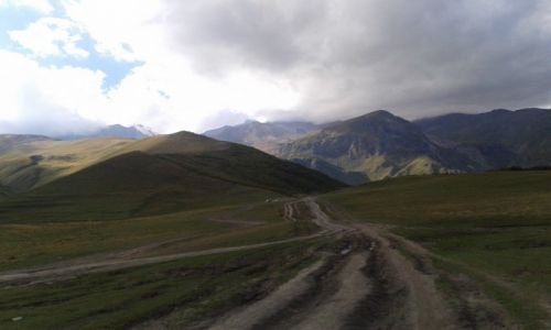 Zdjecie GRUZJA / KAZBEGI / KAZBEGI / OKOLICE KAZBEG 