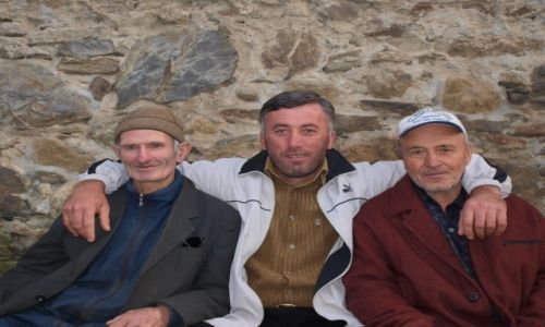 Zdjecie GRUZJA / Swanetia / wioska niedaleko Mestii / Trzech Swanw