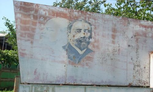 Zdjęcie GRUZJA / Imeretia / Baghradi / Lenin w Baghradi
