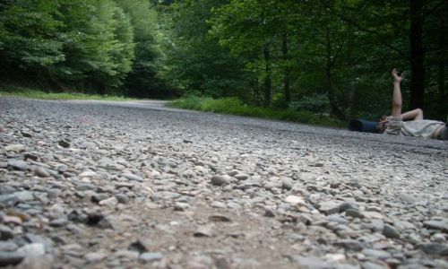 Zdjęcie GRUZJA / Imeretia / Sairme / Łapanie stopa :) na leżąco