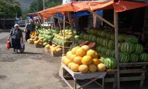 Zdjęcie GRUZJA / brak / Achalciche - Gruzja Poludniowa / Monotematyczne stragany - Achalciche