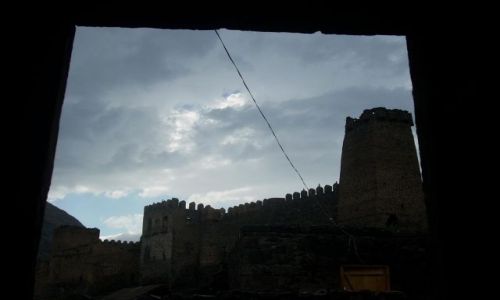 Zdjęcie GRUZJA / brak / Chertvisi / Ciemne chmury nad Chertvisi