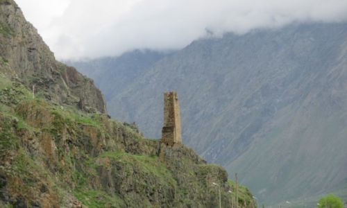GRUZJA / Pansheti / wzgrza nad wsi / wiadek przeszoci