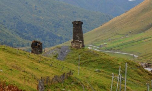 Zdjecie GRUZJA / Swanetia / Uszguli / Samotna wiea
