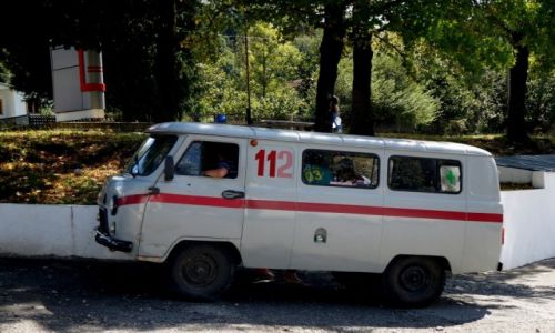 Zdjęcie GRUZJA / Imeretia / na stacji benzynowej w drodze do Kutaisi / Pogotowie