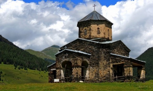 Zdjcie GRUZJA / Tuszetia / Shenako / Koci w Shenako