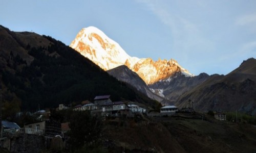 Zdjecie GRUZJA / Kaukaz / Gruzja / Drzwi do Narnii...Kazbegi