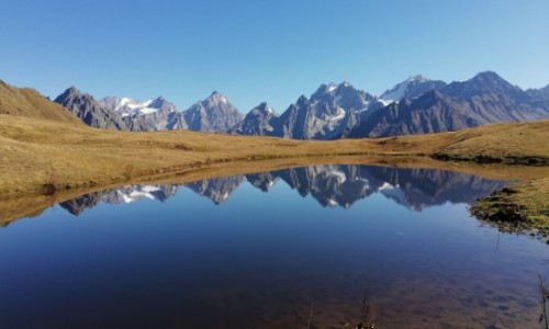 Zdjecie GRUZJA / Svanetia / Mestia / Jeziora Koruldi na wysokosci 3282 metrow nad poziomem morza