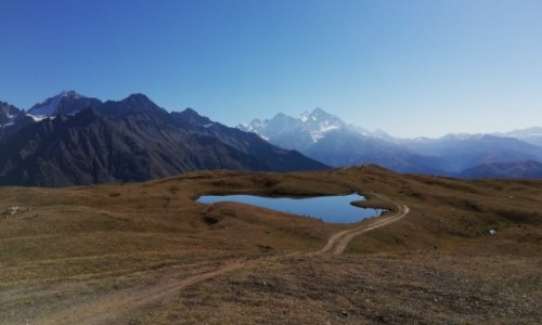 Zdjecie GRUZJA / Svanetia / Mestia / Serdce w gorach :-) 