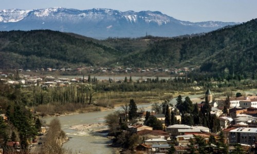 Zdjęcie GRUZJA / Imeretia / Kutaisi / nad Rioni