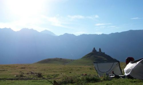 Zdjecie GRUZJA / brak / Nad Kazbegi / Widok na Tsamida Sameba o poranku.