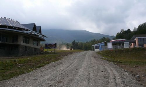 Zdjęcie GRUZJA / Bakuriani / przy wyciągu / Kurort co dalej?