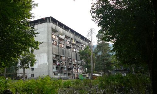 Zdjęcie GRUZJA / Borżomi / nad miastem / Dom nad miastem