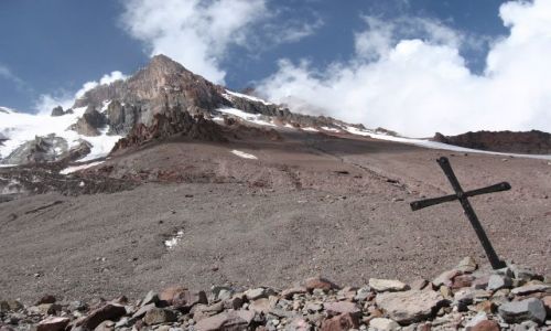 Zdjecie GRUZJA / Kazbegi / Kazbegi / na szlaku