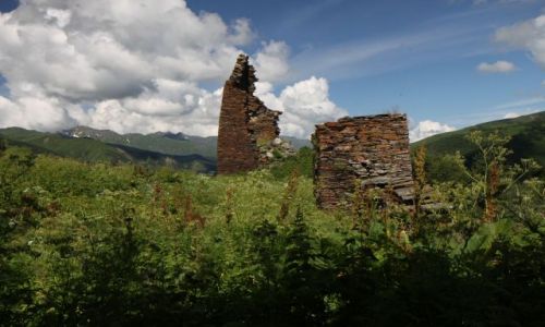 Zdjcie GRUZJA / Megrelia/Grna Svanetia / Ushguli / to co zostao z wie Tamary...