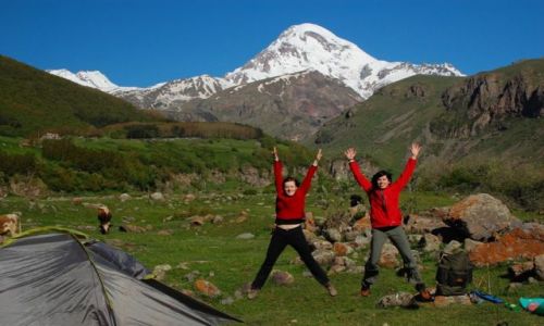 Zdjecie GRUZJA / - / Kazbegi / Poranek