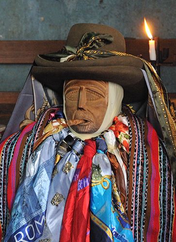 Zdjęcia: Santiago Atitlan, Lago de Atitlan, Maximon, GWATEMALA Zdjęcia: Santiago Atitlan, Lago de Atitlan, Maximon, GWATEMALA