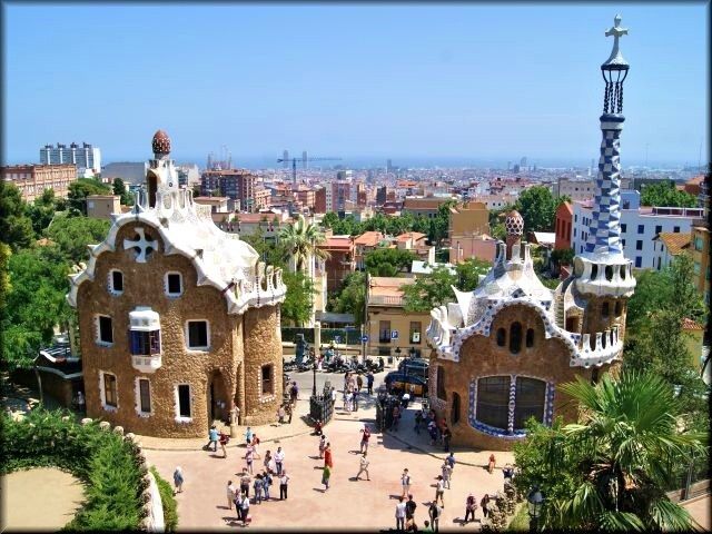 Zdjęcia: Barcelona - Park Güell, Katalonia, Bajkowo w Parku Güell, HISZPANIA Zdjęcia: Barcelona - Park Güell, Katalonia, Bajkowo w Parku Güell, HISZPANIA