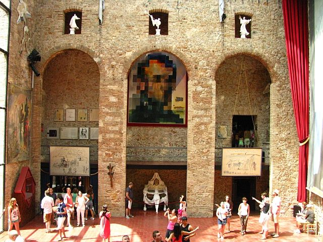 Zdjęcia: Figueres, Katalonia, muzeum Salvadora Dali, HISZPANIA Zdjęcia: Figueres, Katalonia, muzeum Salvadora Dali, HISZPANIA