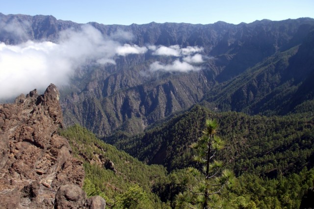 Zdj cia: La Palma, Park Narodowy Caldera de Taburiente, Wyspy Kanaryjskie, Caldera de Taburiente widok z La Cumbrecity, HISZPANIA