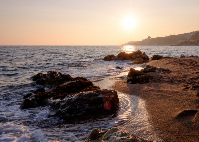 Zdj cia: Calella, Katalonia, Zimowy zachd soca na Costa Brava, HISZPANIA
