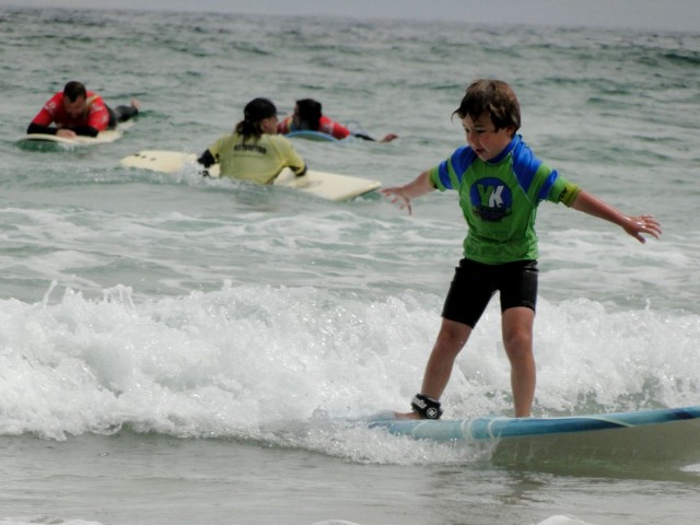 Zdj cia: Lanzarote - plaa Famara, Wyspy Kanaryjskie, Surferskie igraszki., HISZPANIA