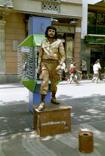 Zdjęcia: La Rambla, Barcelona, sobowtór Che, HISZPANIA Zdjęcia: La Rambla, Barcelona, sobowtór Che, HISZPANIA
