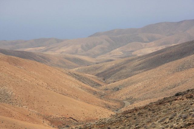 Zdjęcia: Fuerteventura, W drodze do Betancurii, HISZPANIA Zdjęcia: Fuerteventura, W drodze do Betancurii, HISZPANIA