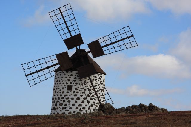 Zdjęcia: Villawerde, Fuerteventura, Wiatrak w Villawerde, HISZPANIA Zdjęcia: Villawerde, Fuerteventura, Wiatrak w Villawerde, HISZPANIA