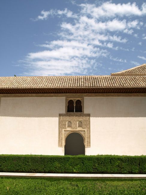 Zdjęcia: Granada / Alhambra, Andaluzja, Na dziedzińcu, HISZPANIA Zdjęcia: Granada / Alhambra, Andaluzja, Na dziedzińcu, HISZPANIA