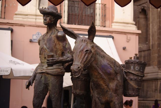 Zdjęcia: Granada, Andaluzja, hiszpański bohater narodowy, HISZPANIA Zdjęcia: Granada, Andaluzja, hiszpański bohater narodowy, HISZPANIA