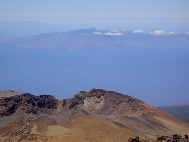 Zdjęcia: Teneryfa, Wyspy Kanaryjskie, Widok ze stożka Wulkanu Teide na wyspę Gomera, HISZPANIA Zdjęcia: Teneryfa, Wyspy Kanaryjskie, Widok ze stożka Wulkanu Teide na wyspę Gomera, HISZPANIA