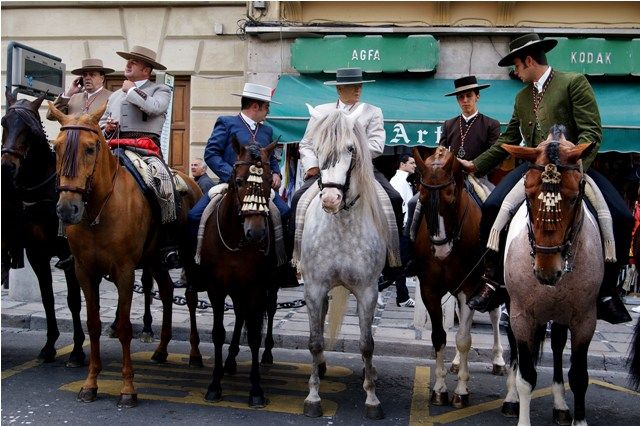 Zdjęcia: Granada, Andaluzja - Granada, Na ulicach Granady - 15 maja, HISZPANIA Zdjęcia: Granada, Andaluzja - Granada, Na ulicach Granady - 15 maja, HISZPANIA