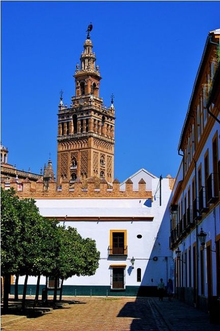 Zdjęcia: Sewilla, Andaluzja, La Giralda - widok z Placu Donny Elwiry, HISZPANIA Zdjęcia: Sewilla, Andaluzja, La Giralda - widok z Placu Donny Elwiry, HISZPANIA
