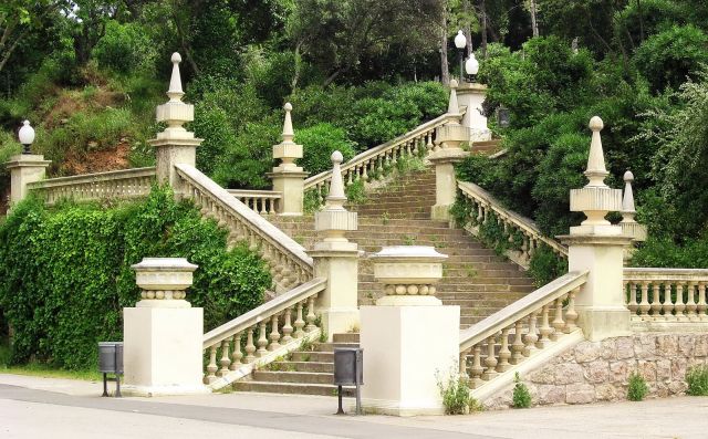 Zdjęcia: Barcelona, Katalonia, schody obok Palau Nacional, HISZPANIA Zdjęcia: Barcelona, Katalonia, schody obok Palau Nacional, HISZPANIA