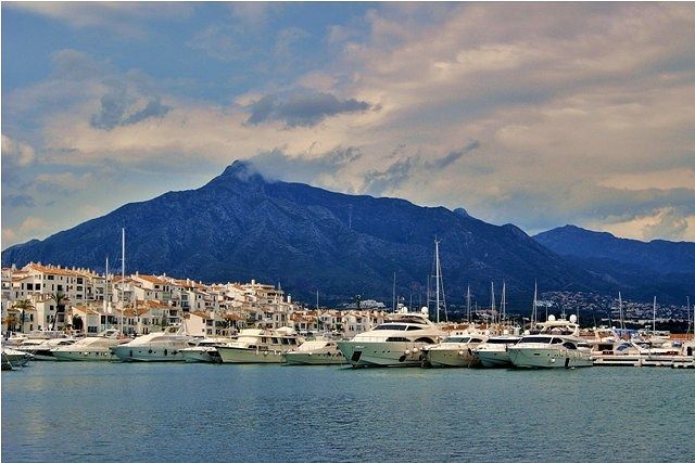 Zdjęcia: Marbella, Andaluzja, Puerto Banus - Marbella, HISZPANIA Zdjęcia: Marbella, Andaluzja, Puerto Banus - Marbella, HISZPANIA