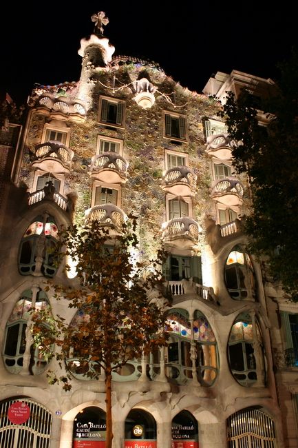 Zdjęcia: Barcelona, Katalonia, Casa Battlo, HISZPANIA Zdjęcia: Barcelona, Katalonia, Casa Battlo, HISZPANIA