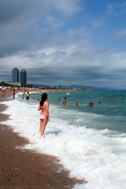 Zdjęcia: Barcelona, Katalonia, Na barcelońskiej plaży, HISZPANIA Zdjęcia: Barcelona, Katalonia, Na barcelońskiej plaży, HISZPANIA