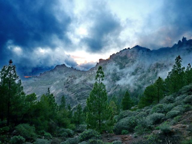 Zdjęcia: Gran Canaria, Gran Canaria, Górzyste tereny wyspy, HISZPANIA Zdjęcia: Gran Canaria, Gran Canaria, Górzyste tereny wyspy, HISZPANIA