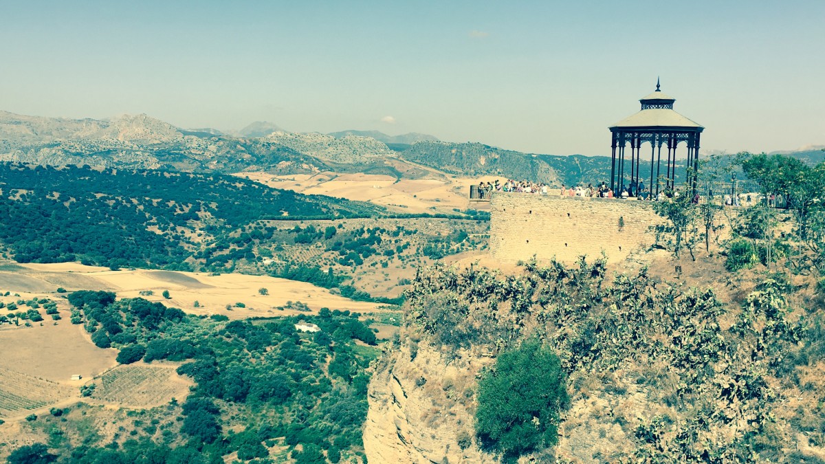 Zdjęcia: Ronda, Andaluzja, Widok z drugiej strony skały, HISZPANIA Zdjęcia: Ronda, Andaluzja, Widok z drugiej strony skały, HISZPANIA