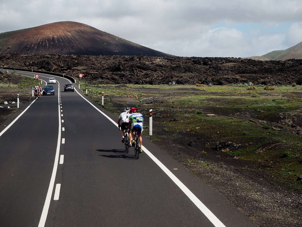 Zdjęcia: Lanzarote, Wyspy Kanaryjskie, Drogą wsród pól lawowych, HISZPANIA Zdjęcia: Lanzarote, Wyspy Kanaryjskie, Drogą wsród pól lawowych, HISZPANIA