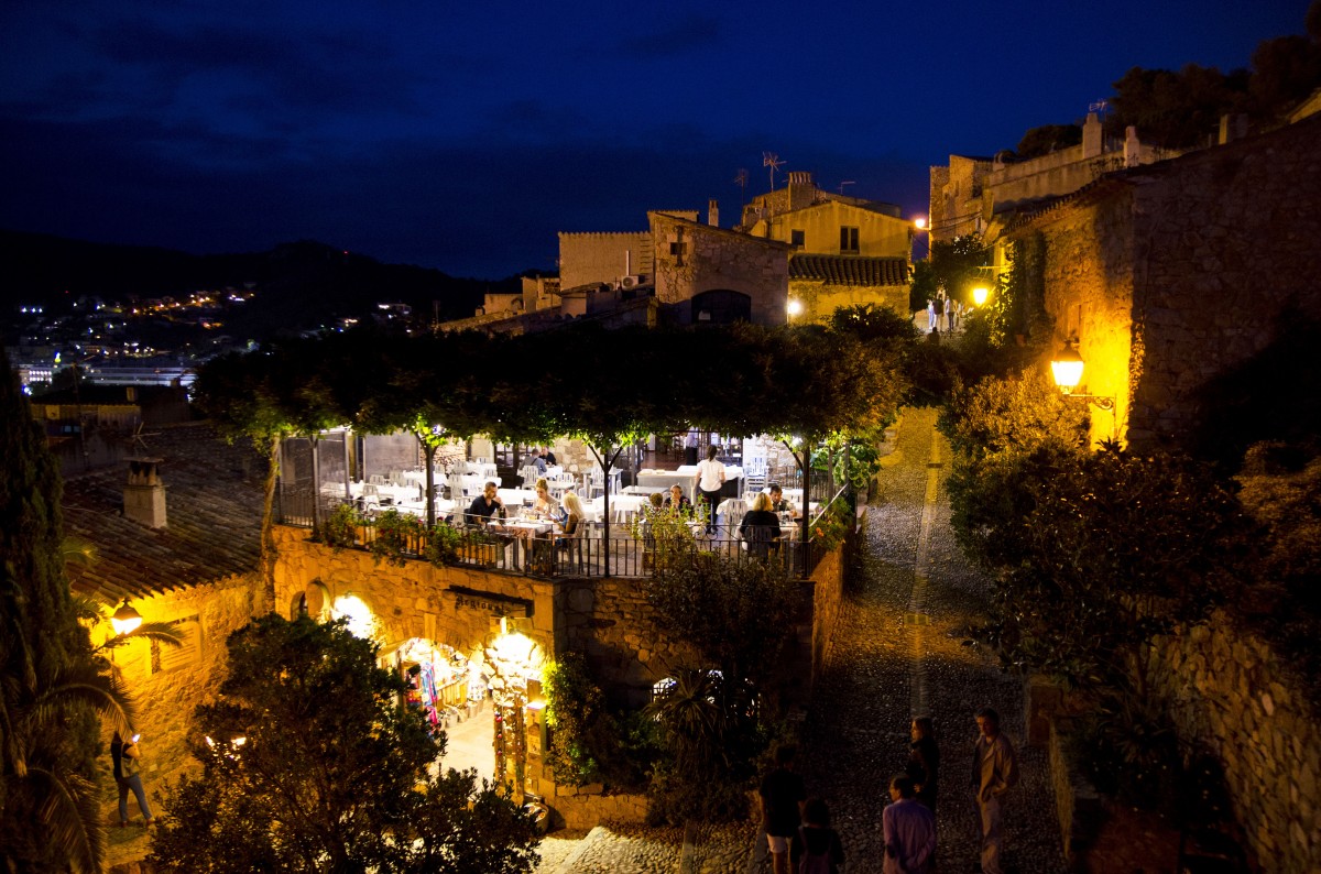 Zdjęcia: Tossa de Mar, Katalonia, Nocna Tossa de Mar, HISZPANIA Zdjęcia: Tossa de Mar, Katalonia, Nocna Tossa de Mar, HISZPANIA