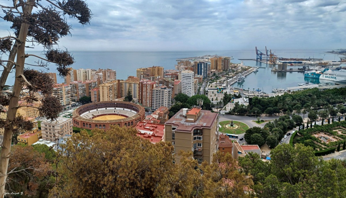 Zdjęcia: Malaga., Andaluzja., Malaga z murów zamku., HISZPANIA Zdjęcia: Malaga., Andaluzja., Malaga z murów zamku., HISZPANIA