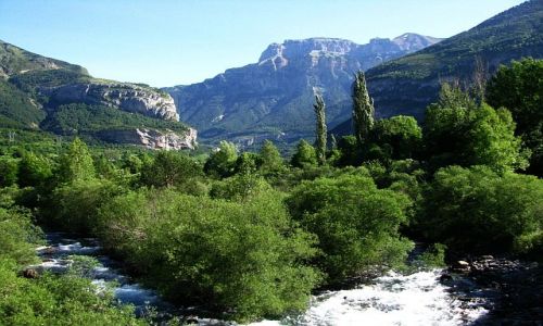 Zdjcie HISZPANIA / ok. Torli / Pireneje hiszpaskie / dolina