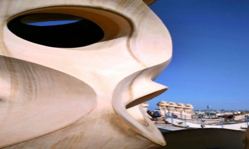 Zdjecie HISZPANIA / Catalonia / Barcelona/Casa Batllo / na dachu