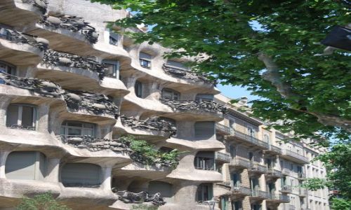 Zdjecie HISZPANIA / Katalonia / Barcelona / Dom wizjonera Gaudiego