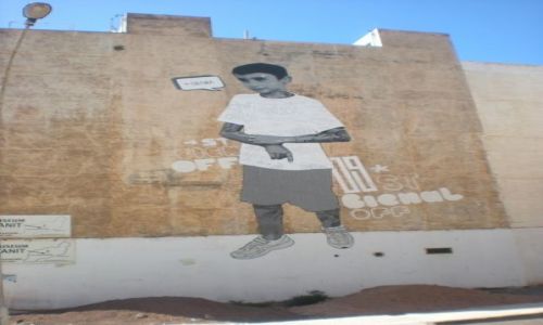 Zdjecie HISZPANIA / Wyspy Kanaryjskie / Lanzarote / Graffiti na budynku w stolicy wyspy- Arrecife