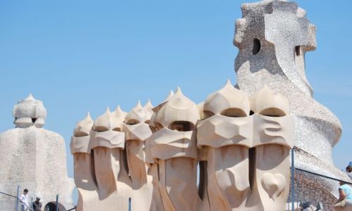 Zdjecie HISZPANIA / Katalonia / Barcelona / Kominy Domu Casa Mila 2