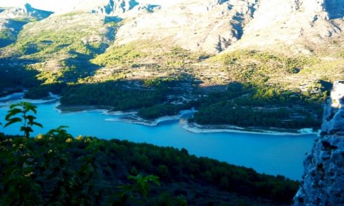 Zdjecie HISZPANIA / Valencia,  El Castell de Guadalest, / Embalse de Guadalest / magia natury